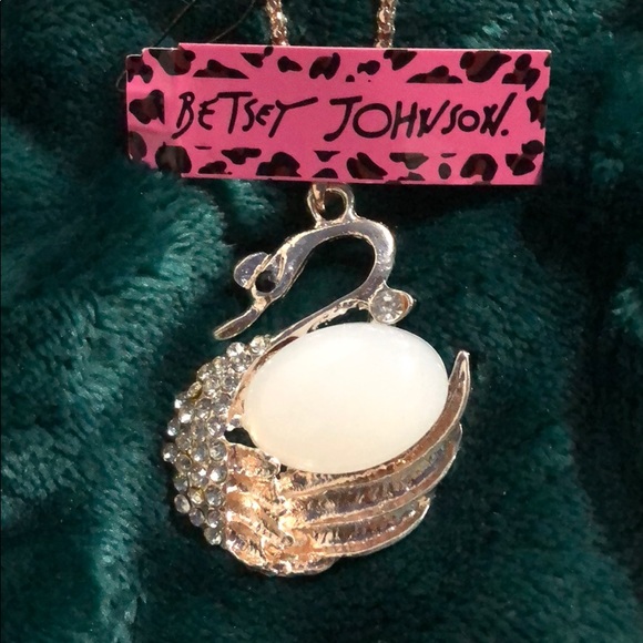 Betsey Johnson Jewelry - Betsey Johnson Swan Charm